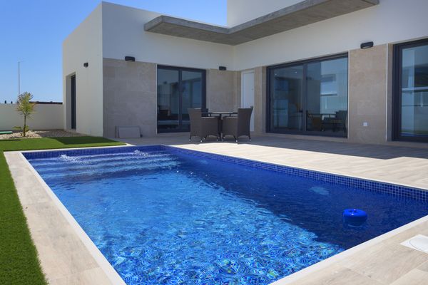 Nueva Daya Villas