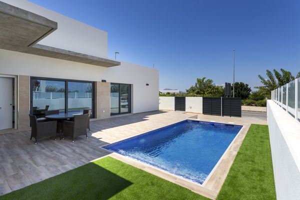 Nueva Daya Villas