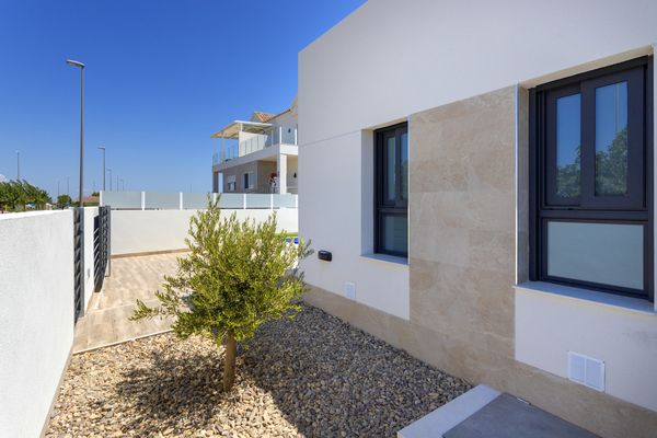 Nueva Daya Villas