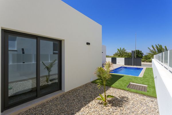 Nueva Daya Villas