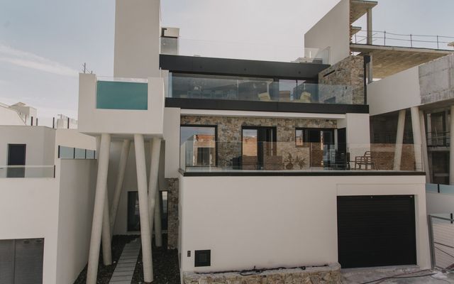 Oceanic Luxury Villas